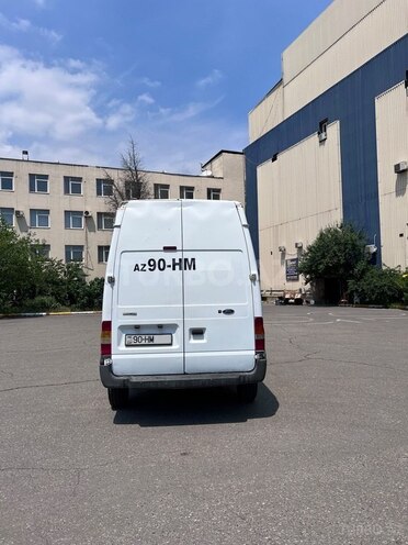 Ford Transit-10