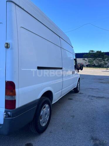 Ford Transit-4
