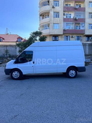 Ford Transit-6