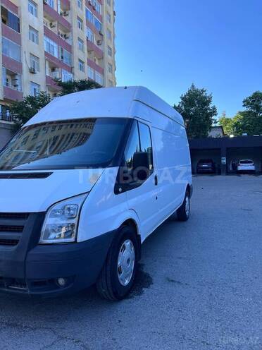 Ford Transit-2