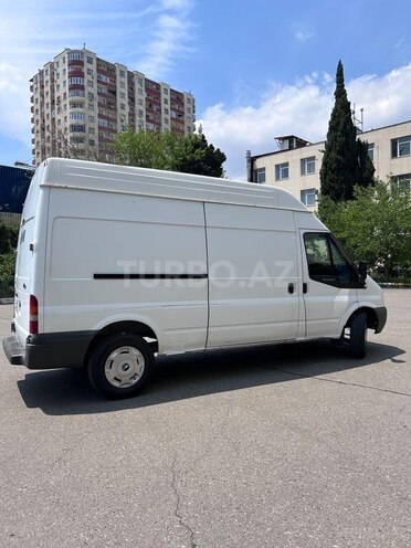 Ford Transit-9