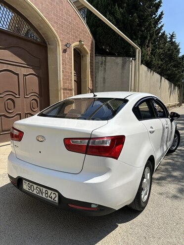 Kia Rio-2