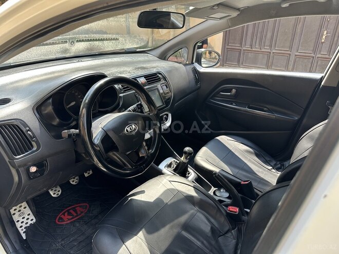 Kia Rio-10