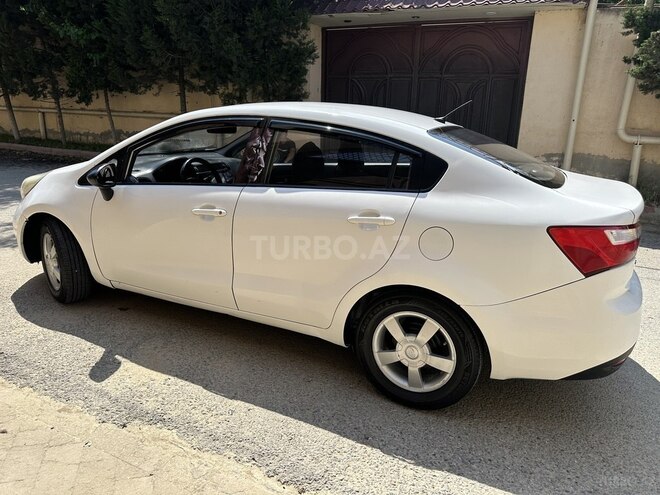 Kia Rio-7