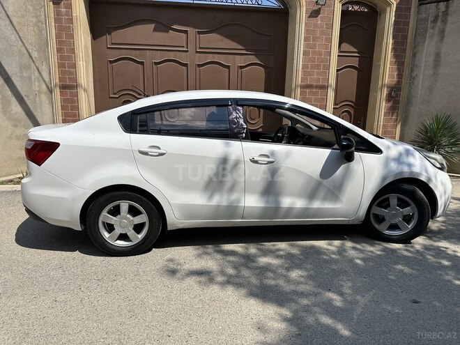 Kia Rio-5