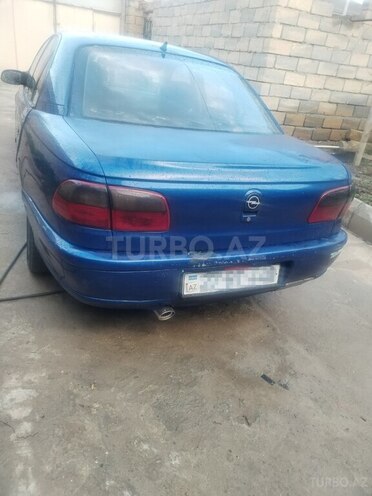 Opel Omega-2