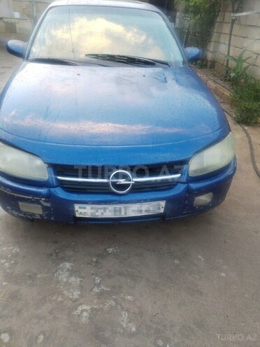 Opel Omega-1