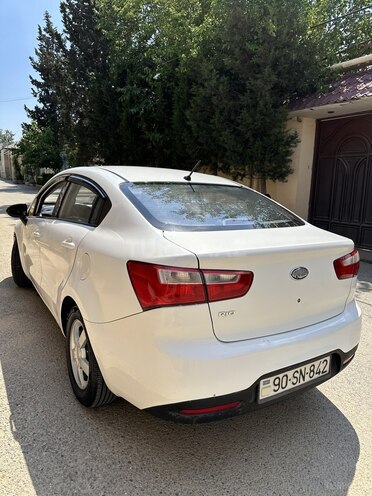Kia Rio-11