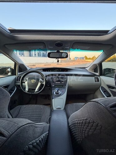 Toyota Prius-3