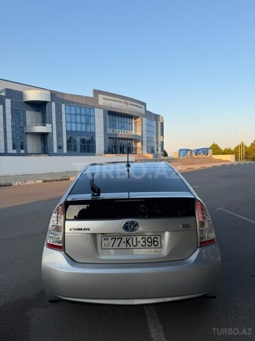 Toyota Prius-2
