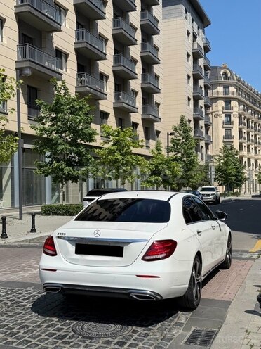 Mercedes E 220 d-6