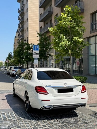 Mercedes E 220 d-5