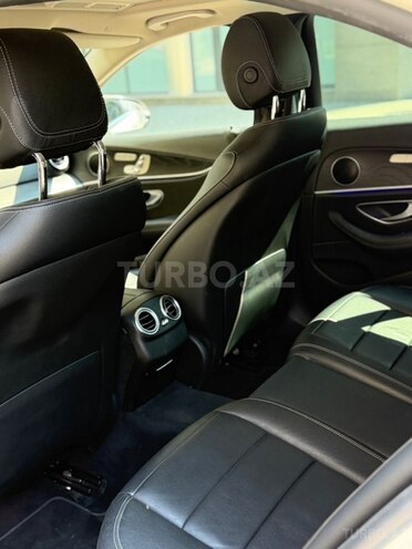 Mercedes E 220 d-9