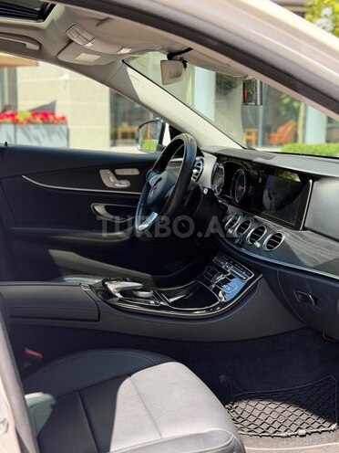 Mercedes E 220 d-14