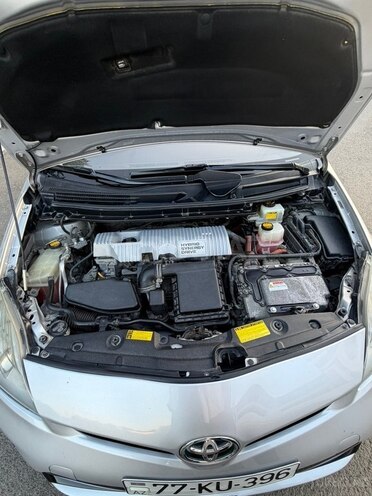 Toyota Prius-10