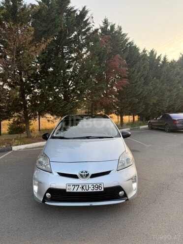 Toyota Prius-5