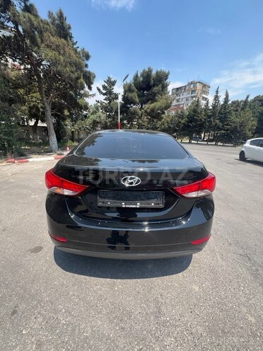 Hyundai Elantra-2