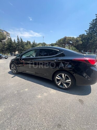 Hyundai Elantra-3