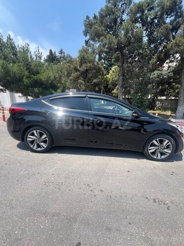 Hyundai Elantra-6