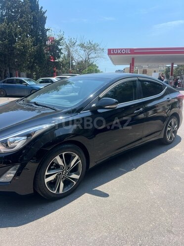 Hyundai Elantra-4