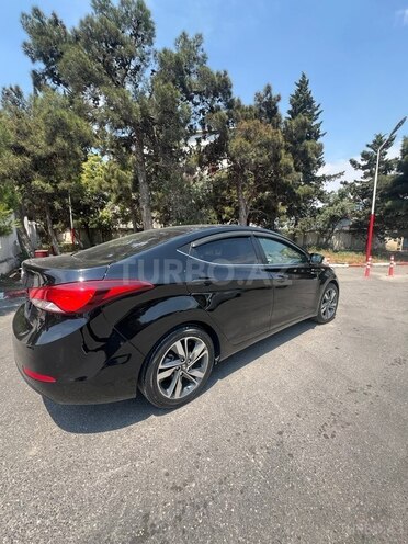 Hyundai Elantra-5
