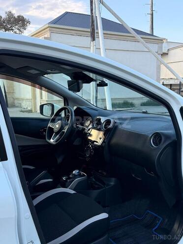 Nissan Note-5