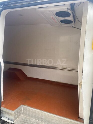 Ford Transit-5