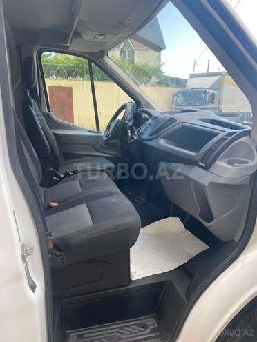 Ford Transit-4