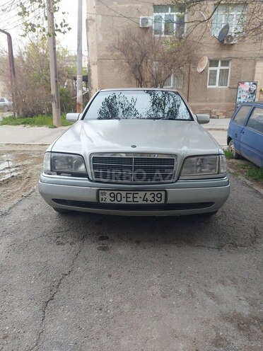 Mercedes C 220-1
