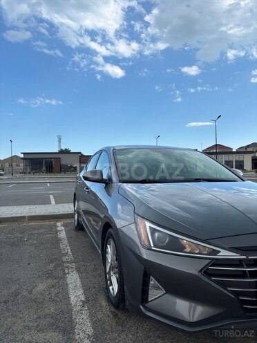 Hyundai Elantra-3