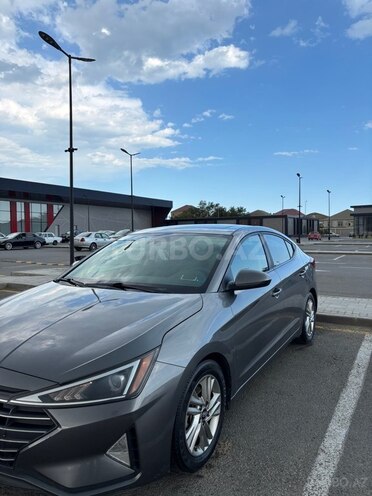 Hyundai Elantra-2