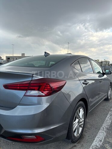 Hyundai Elantra-5