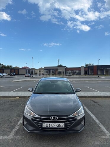 Hyundai Elantra-1