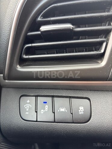 Hyundai Elantra-10