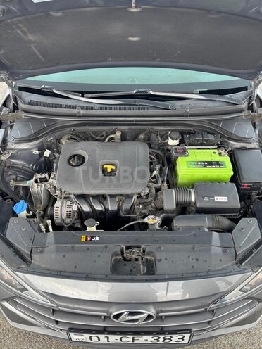 Hyundai Elantra-18