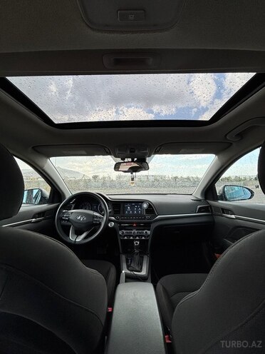 Hyundai Elantra-14