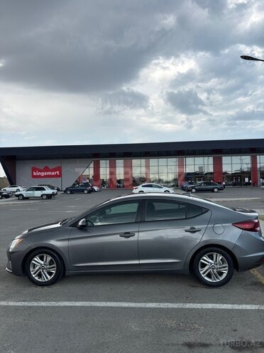 Hyundai Elantra-7