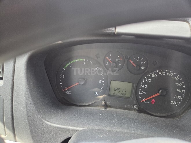 Ford Transit-7