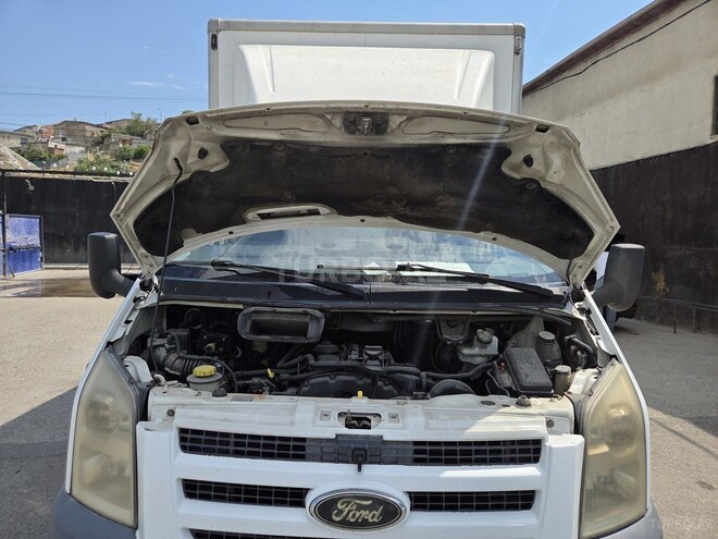 Ford Transit-4
