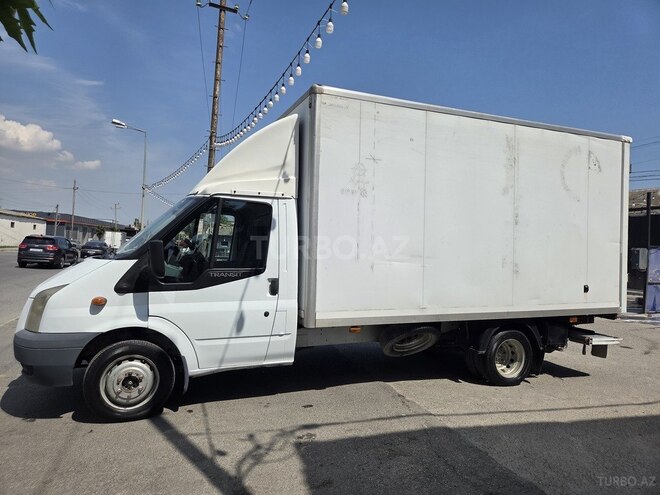 Ford Transit-11