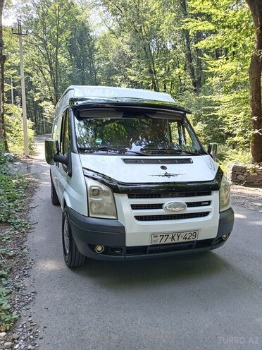 Ford Transit-5