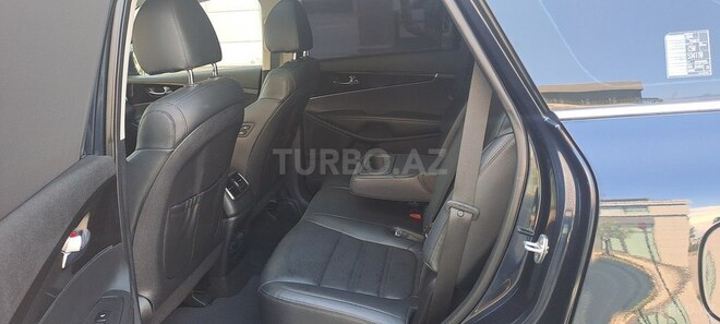 Kia Sorento-11