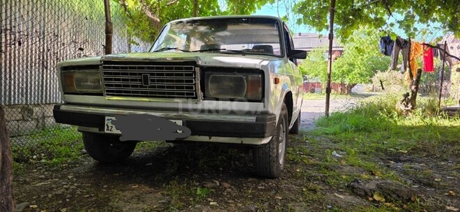 LADA (VAZ) 2107-1