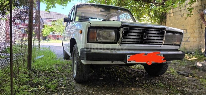 LADA (VAZ) 2107-2