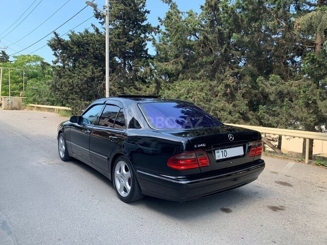 Mercedes E 240-6