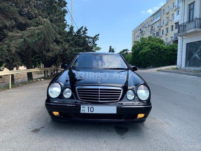 Mercedes E 240-3