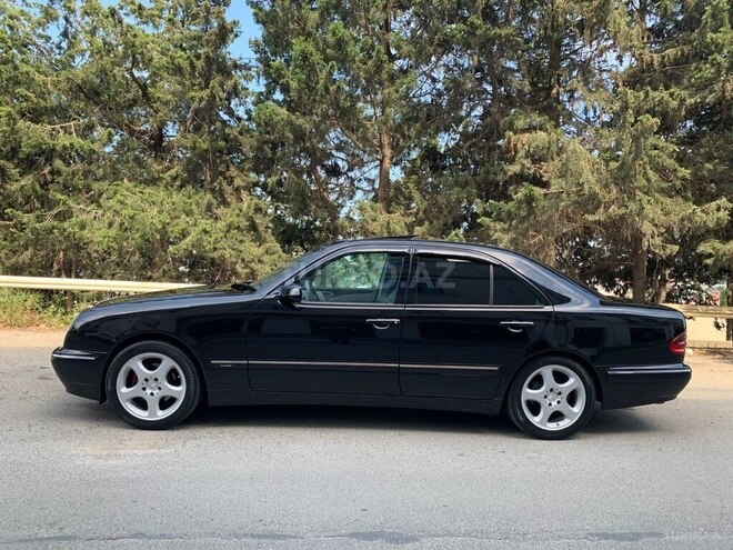 Mercedes E 240-2