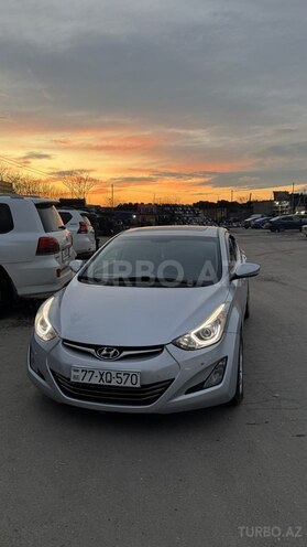 Hyundai Elantra-1