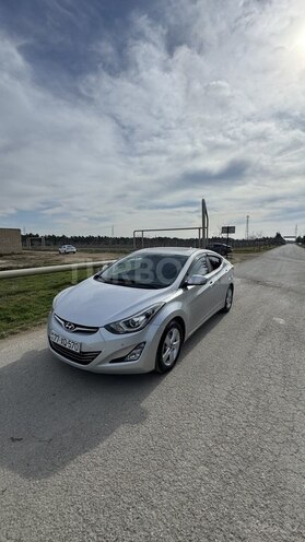 Hyundai Elantra-4