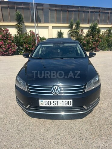 Volkswagen Passat-1